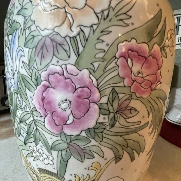 1 Chinoiserie Floral vase per price.No bundles. - Picture 3 of 16